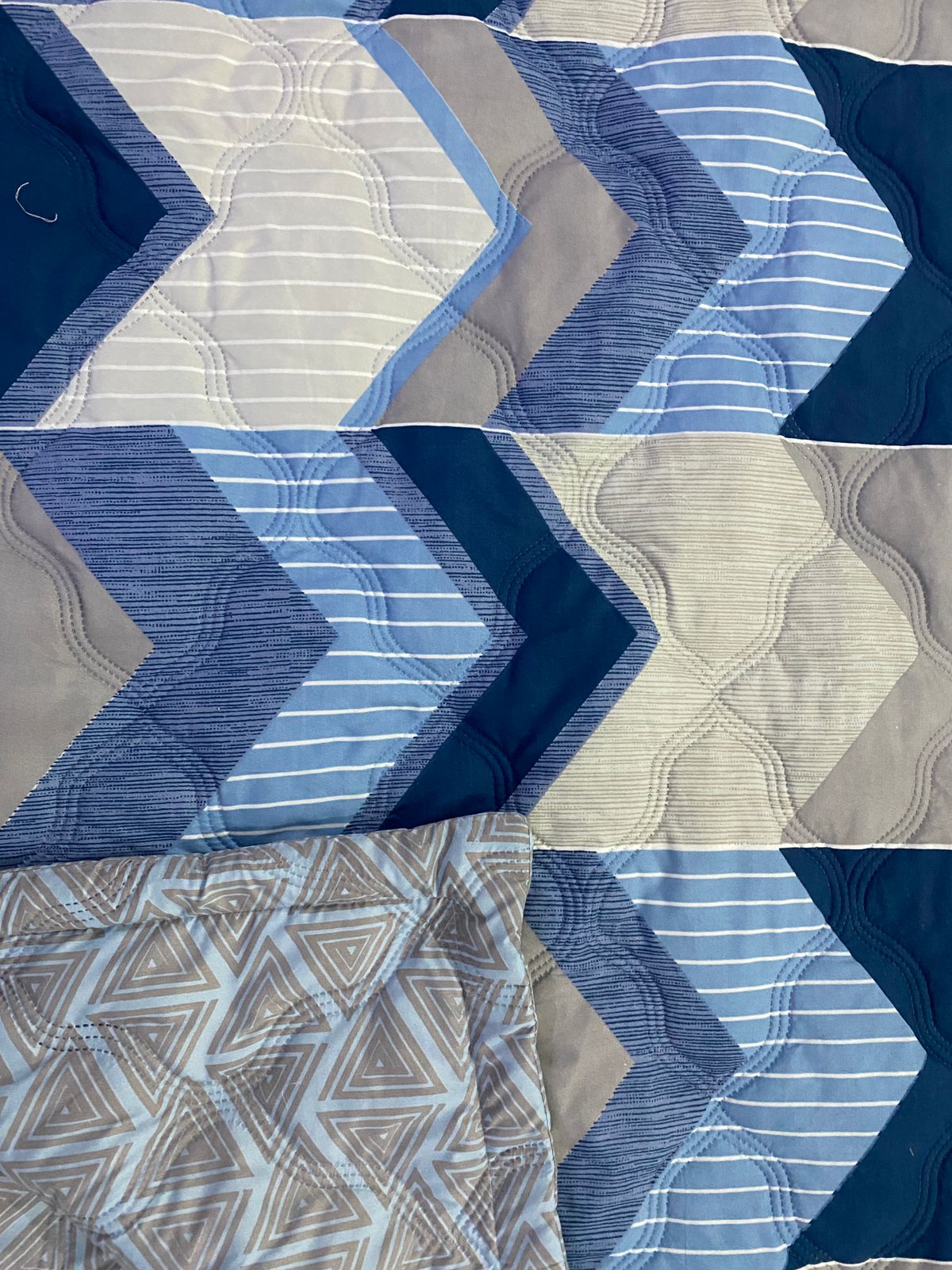 Buy Single Bed Comforter Online - Image 16